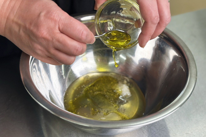 甘酸っぱさが広がる「いちごレタスサラダ」